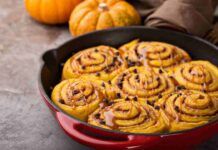 Hai della zucca in frigo e hai voglia di dolce Che ne dici dei cinnamon rolls La merenda per tutta la famiglia