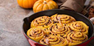 Hai della zucca in frigo e hai voglia di dolce Che ne dici dei cinnamon rolls La merenda per tutta la famiglia