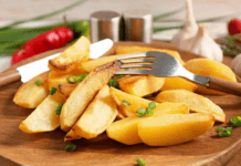 Tiella di patate all’aglio, il contorno amato da tutti, io nelle patate arrosto non dimentico mai l’aglio!