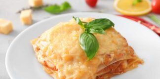 Lasagna con crema di parmigiano per un pranzo super delizioso e veloce, pronta in 20 minuti!