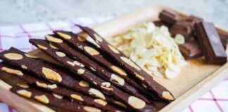 Biscotti mandorle e cioccolato - RicettaSprint