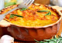 Millefoglie di patate senza besciamella: ti svelo il segreto per farla con la crosticina croccante Millefoglie di patate senza besciamella ti svelo il segreto per farla con la crosticina croccante