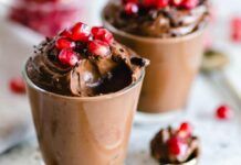 Mousse yogurt e cioccolato 3 ingredienti il dessert dopo cena che puoi prepararlo all'ultimo minuto