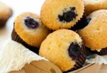 Muffin alle amarene senza uova, burro e latte li potrai mangiare senza sensi di colpa Ricettasprint