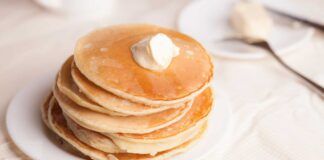 Pancake senza zucchero e farina - RicettaSprint