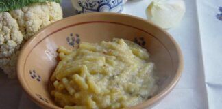 Pasta e cavolfiore alla napoletana la ricetta di nonna Pina che non ti deluderà, leggera e saporitissima da leccarsi i baffi, cremosa al punto giusto