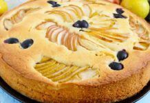Poche pere e uva in frigo? Mettili in questo impasto e sfornerai un dolce soffice e profumato, una fetta tira l’altra Poche pere e uva in frigo Mettili in questo impasto e sfornerai un dolce soffice e profumato, una fetta tira l'altra