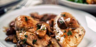 Pollo ai funghi per una cena economica, veloce, ma senza rinunciare alla bontà, un piatto a prova di scarpetta