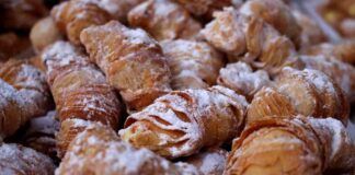 Sfogliatelle alla crema: ti faccio preparare una merenda scrocchiante ricettasprint.it