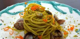 Spaghetto alle vongole con pesto di melanzane e pistacchio 04102023 ricettasprint