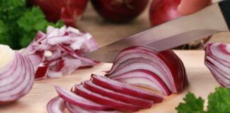 Tagliare le cipolle senza piangere - RicettaSprint