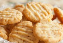 Ti basta davvero poco per preparare questi deliziosi biscotti da inzuppo, mescola, inforna e servi