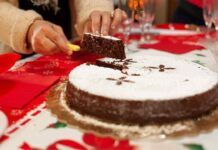 La ricetta della torta caprese - RicettaSprint