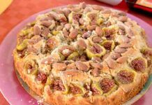 Torta fichi e mandorle cosa aspetti l'autunno è arrivato, ah dimenticavo, non ti servono uova e burro