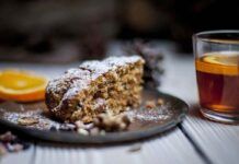 Torta rustica di arancia e noci: non buttare il pane avanzato, questa bontà si prepara a costo zero Torta rustica di arancia e noci 19102023 ricettasprint