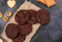 Biscotti al cioccolato facili - RicettaSprint