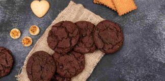 Biscotti al cioccolato facili - RicettaSprint