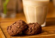 Biscotti morbidi cacao e frutta secca: impasto soffice con ricco ripieno croccante, sono perfetti da inzuppare ricettasprint.it