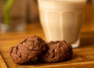 Biscotti morbidi cacao e frutta secca: impasto soffice con ricco ripieno croccante, sono perfetti da inzuppare ricettasprint.it