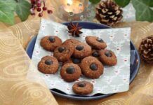 Biscotti occhi d'Angelo cioccolato e noci: friabili e super golosi, uno tira l'altro ricettasprint.it