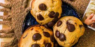 Biscotti ripieni con nutella e gocce di cioccolato: un solo morso e ti senti come in paradiso! ricettasprint.it