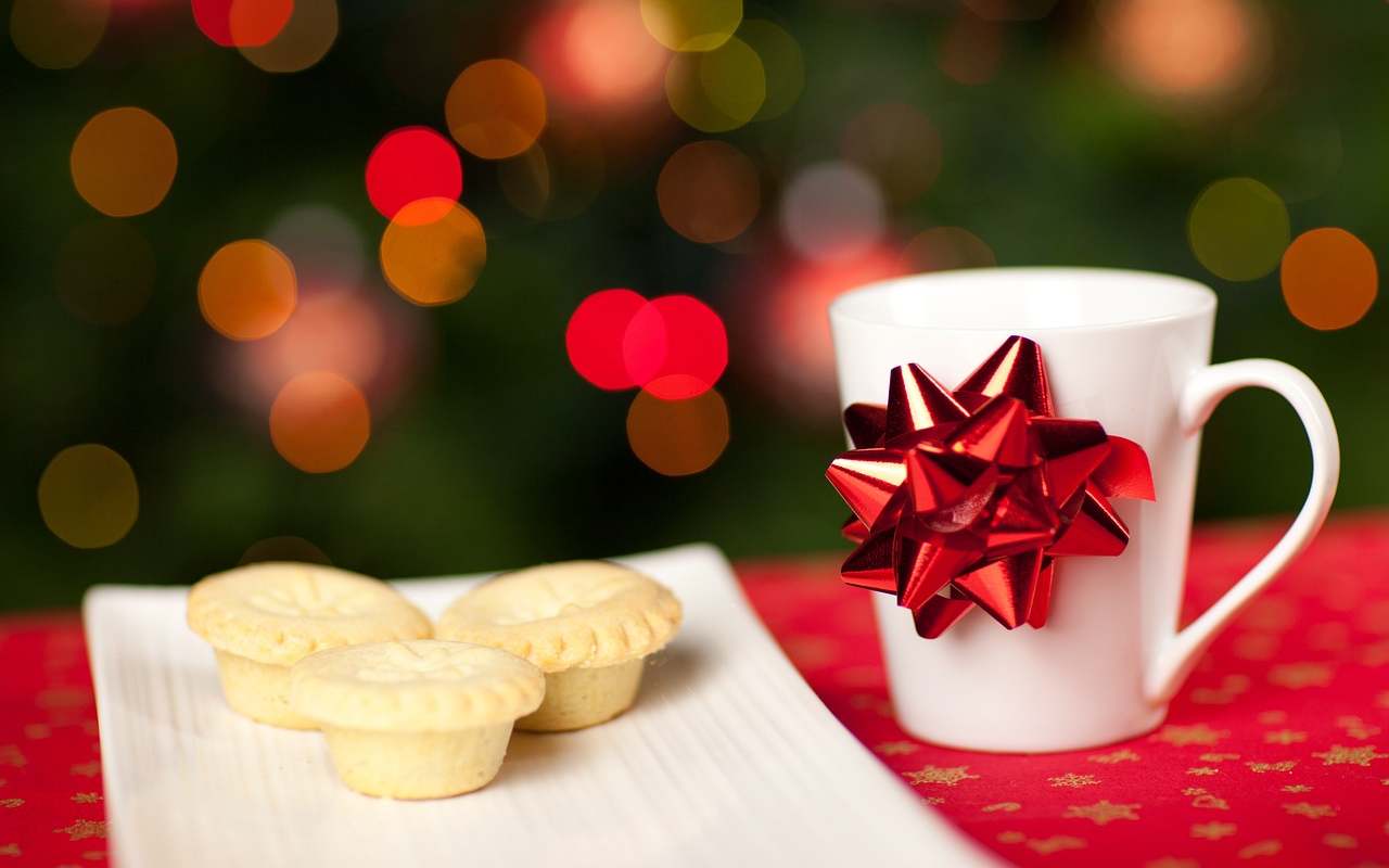 Impasto per i biscotti, nutella e un pò di fantasia: per il periodo natalizio prepariamo dei bocconcini strepitosi ricettasprint.it