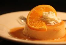 Budino all'arancia senza latte: leggero e gustoso, soddisfa la tua voglia di dolce senza sentirti in colpa! ricettasprint.it