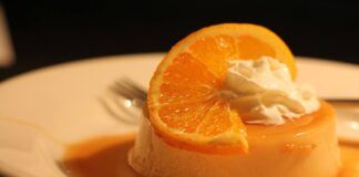 Budino all'arancia senza latte: leggero e gustoso, soddisfa la tua voglia di dolce senza sentirti in colpa! ricettasprint.it