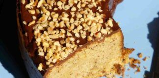Ciambellone di nocciole glassato alla nutella: così si che la colazione sarà eccezionale ricettasprint.it