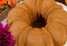 Con poca zucca e amaretti possiamo preparare un dolce soffice da gustare all'ora de te