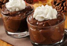 Crema al cioccolato senza uova, latte e burro gustosa cucchiaio dopo cucchiaio e ti sentirai leggera come una piuma