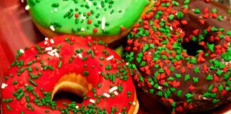Donuts natalizi i dolcetti che accompagneranno le vostre feste natalizie morso dopo morso ti conquisteranno