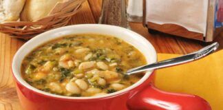 Fagioli e scarole la classica zuppa napoletana per riscaldarci nelle fredde giornate