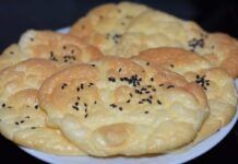 Focaccine al latte: la versione dolce morbidissima e fuori super croccante, che prepari in padella! Focaccine al latte: la versione dolce morbidissima e fuori super croccante, che prepari in padella! ricettasprint.it