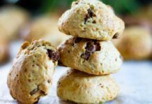 Merenda golosa con gocce di cioccolato: sono irresistibili e pronti in 5 minuti Merenda con gocce di cioccolato - RicettaSprint