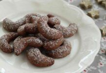 Mini cornetti al cacao: i golosi e piccoli biscotti, perfetti per l'inzuppo ricettasprint.it