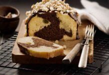 Non è il solito plumcake marmorizzato, questo si che è speciale, aggiungo la glassa e le noci e sparisce in un lampo