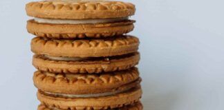 Oreo bianchi fai da te: non li comprerai più al supermercato, scommettiamo? ricettasprint.it
