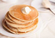 Dolce alla mandorle per colazione: zero sbatti e tanta dolcezza Pancake alle mandorle - RicettaSprint