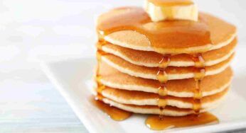 Pancake per colazione senza rimorsi, prepara questi solo 50 kcal. Così puoi mettere anche lo sciroppo di acero