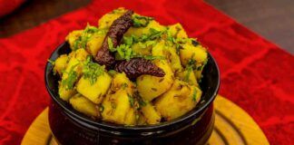 Patate al forno con zafferano e peperoncino: porta in tavola un contorno speciale che sta bene con tutto! ricettasprint.it