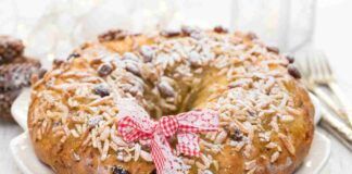 Prepariamo un ciambellone con frutta candita, mandorle e pinoli un classico dolce che accompagnerà le tue feste natalizie