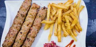 Salsicce fatte in casa, ecco la ricetta furba più buona che mai ricettasprint.it