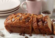 Soffice, leggero e profumato così preparo il plumcake alle gocce di cioccolato e faccio felice tutti anche chi è a dieta