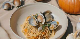 Oggi spaghetti alle vongole per tutti, ma ci aggiungiamo la zucca, fidati sono eccezionali! ricettasprint.it