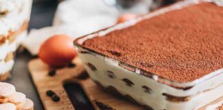 Tiramisù senza mascarpone: io ci metto lo yogurt, è più leggero e molto più goloso ricettasprint.it