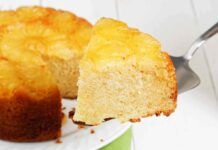 Torta all'ananas al bicchiere