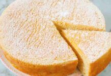 Torta morbida come una nuvola con 3 ingredienti, pronta in 10 minuti Torta morbida con 3 ingredienti - RicettaSprint