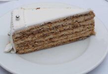 Torta nocciolata di biscotti, 15 minuti e sarà pronta, per colazioni o dessert da favola! Torta nocciolata di biscotti, 15 minuti e sarà pronta, per colazioni o dessert da favola! ricettasprint.it