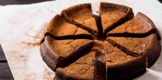 Torta ricotta e cioccolato si prepara senza farina è veloce e morbidissima per un risveglio davvero speciale